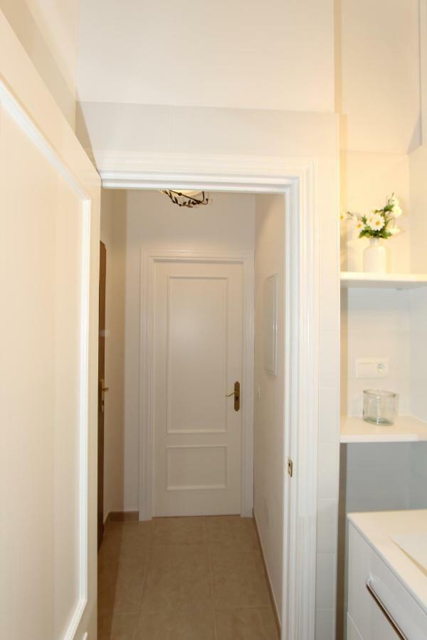Apartamento Ollerías Málaga Exterior foto